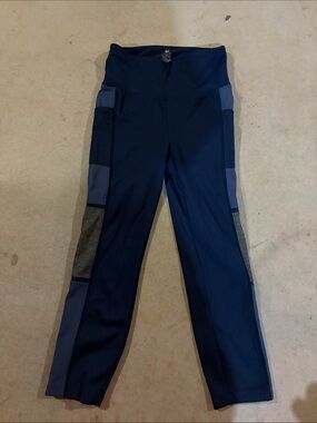Avia Navy Blue Capri Leggings with side pockets